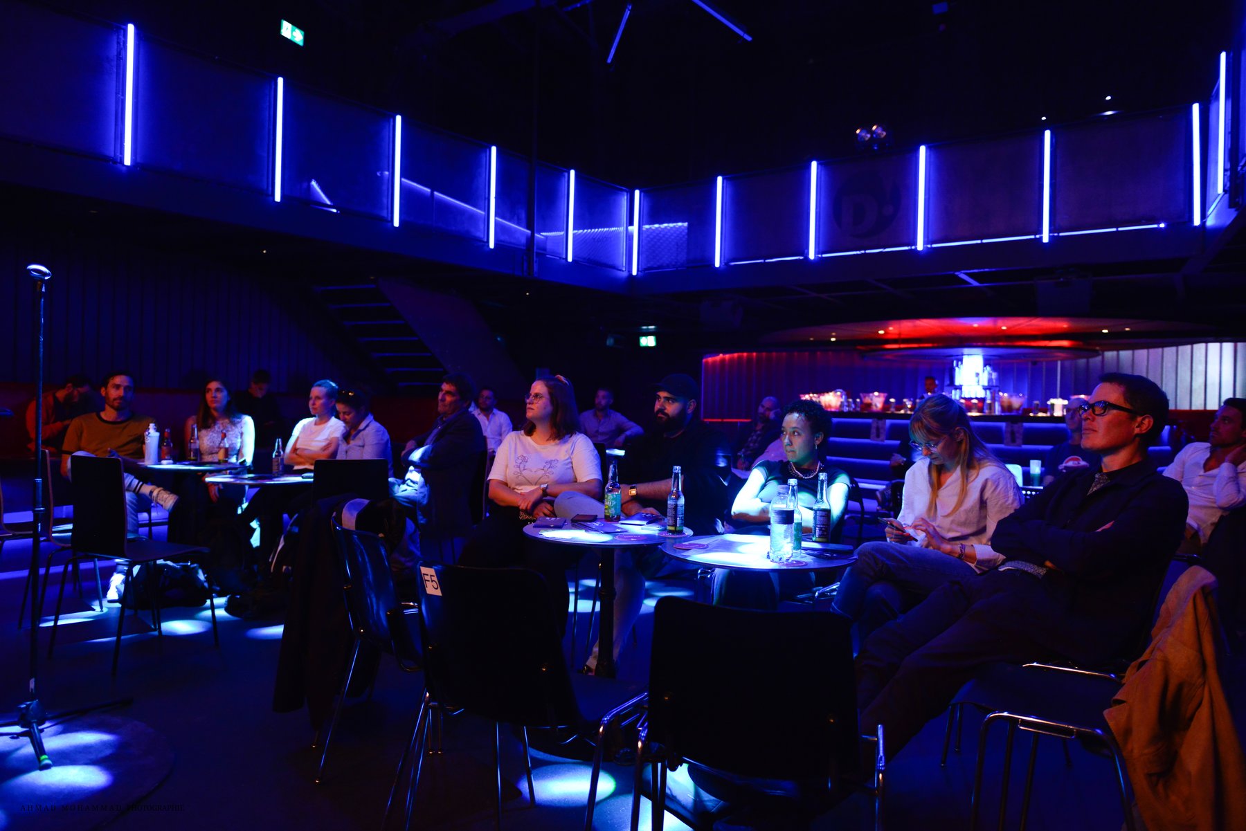 Les Rencontres La Belle Nuit — Discussion au club